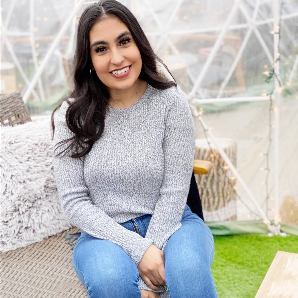 Meet your Posher, Nayeli